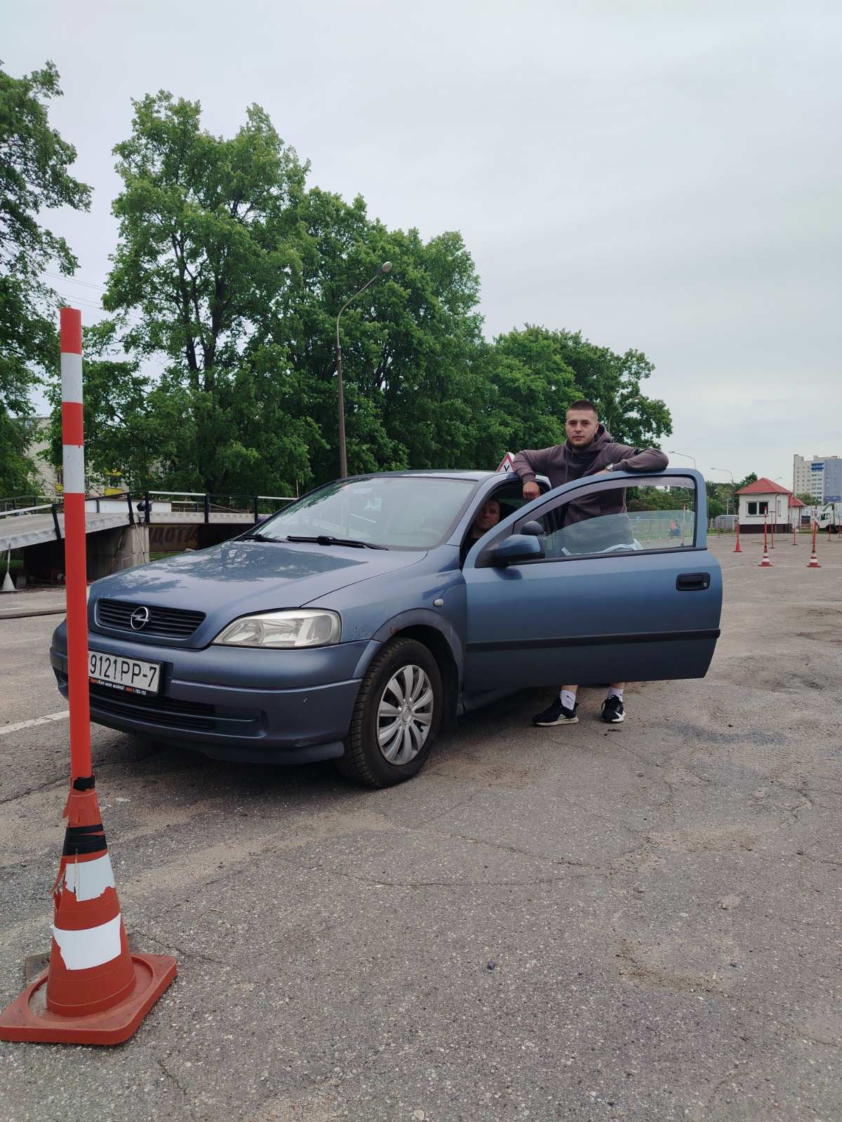 Инструктор автошколы