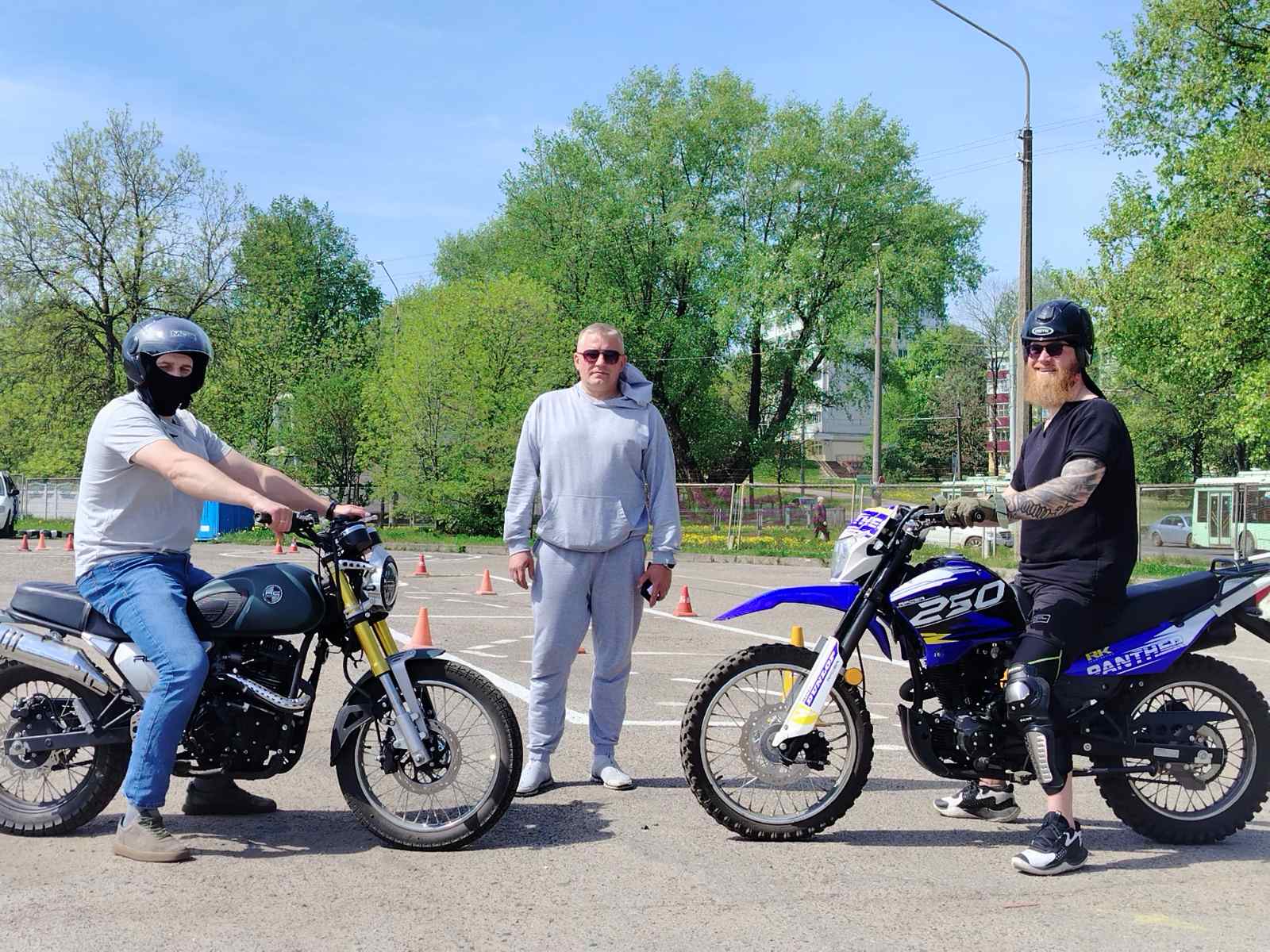 Инструктор автошколы