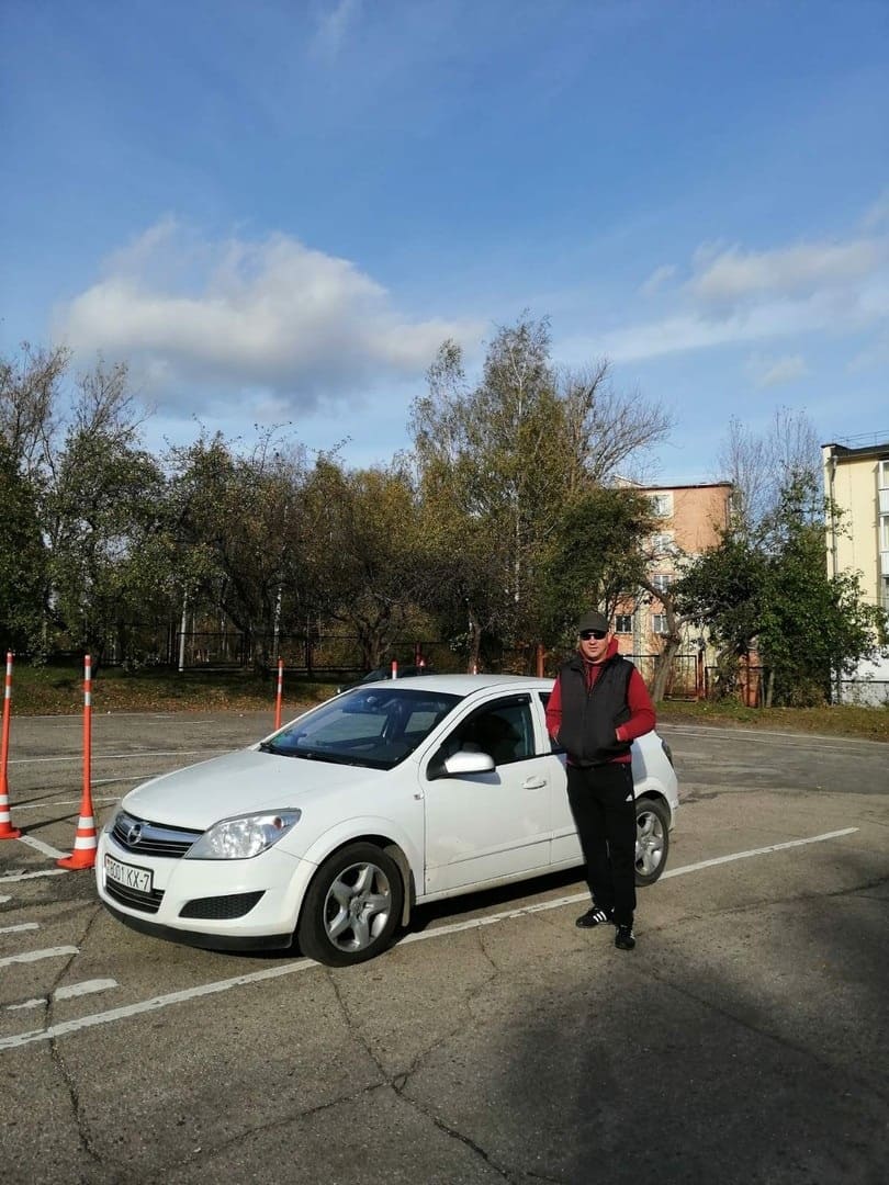 Инструктор автошколы
