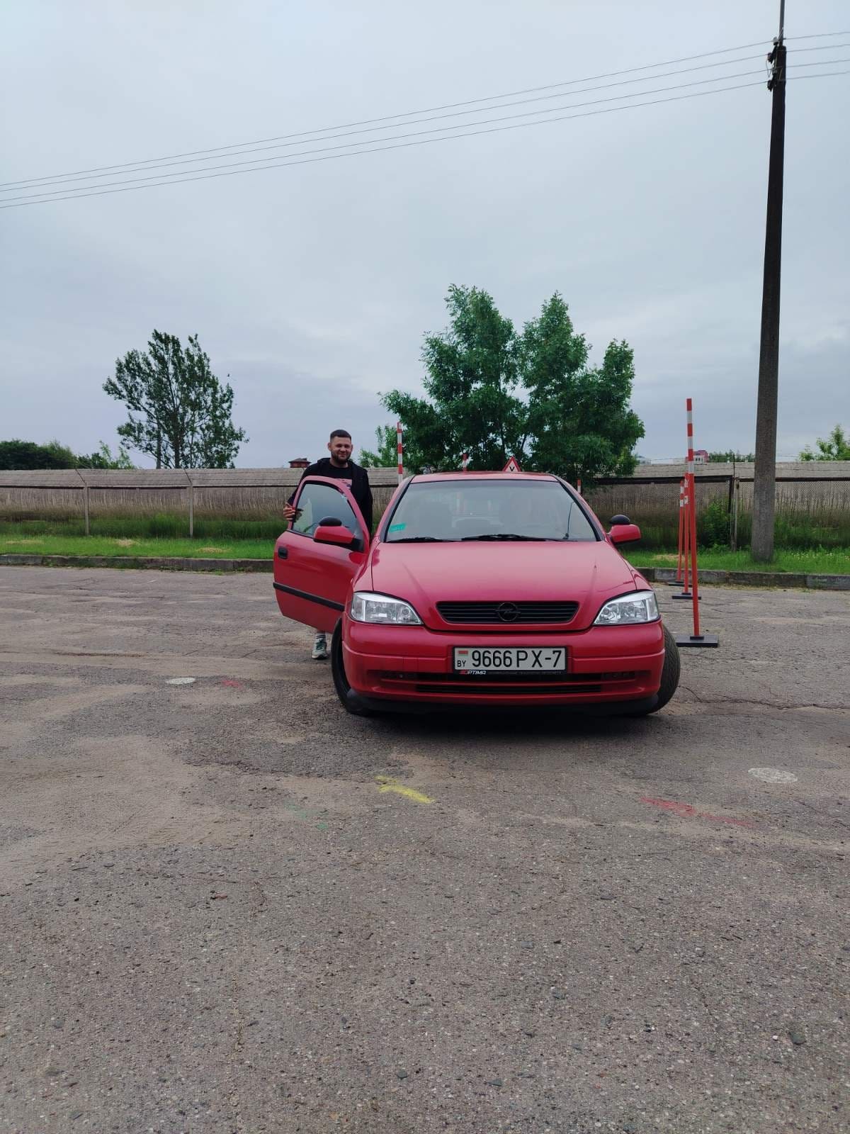 Инструктор автошколы
