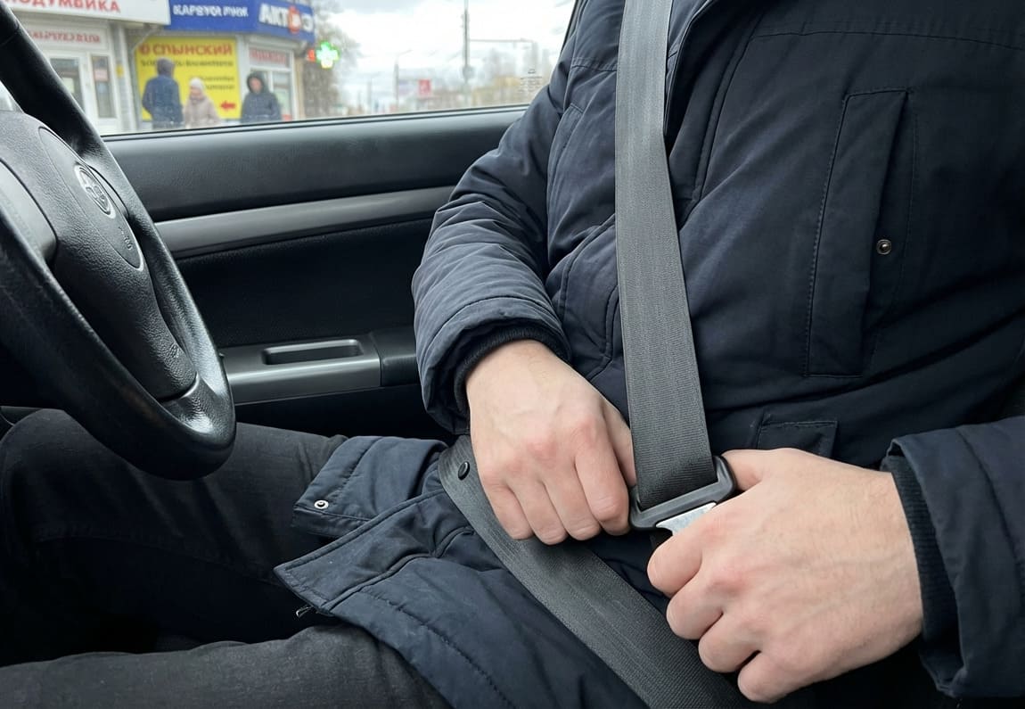 Правильное пристёгивание ремня безопасности